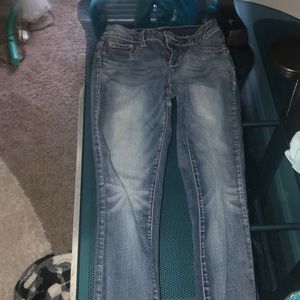 low waisted 90’s jeans